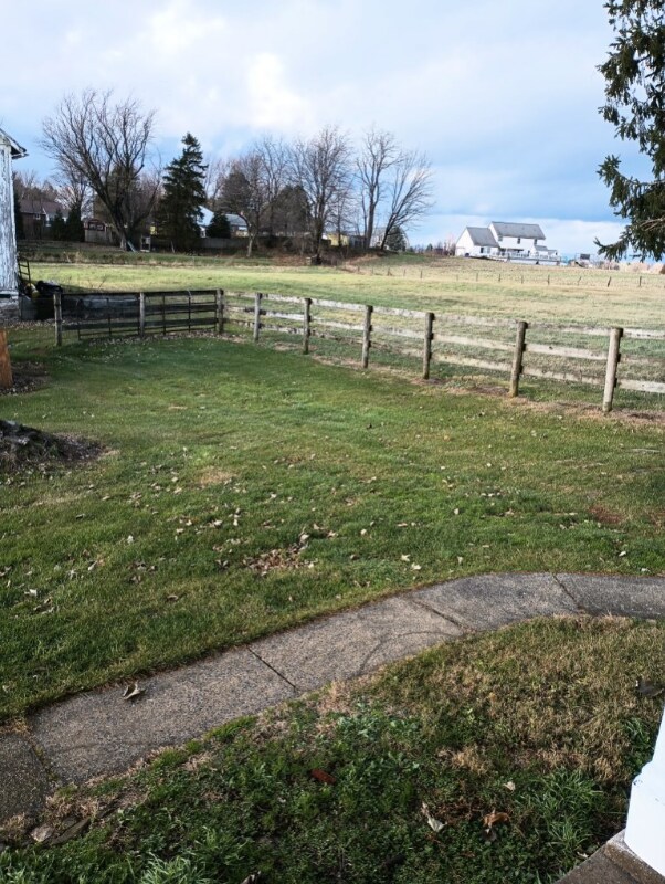 Building Photo - 2106 S 5th Ave