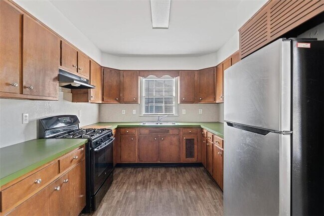 Building Photo - 449 10th St NW