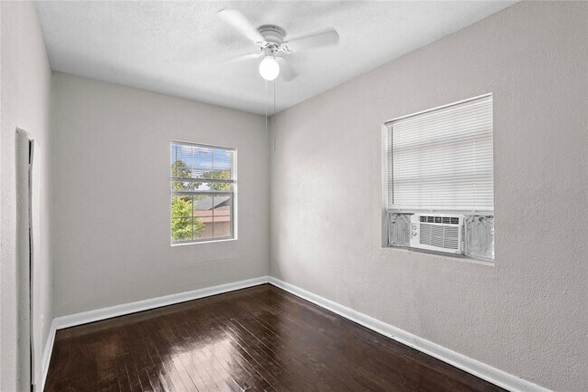 Building Photo - 818 3rd St N