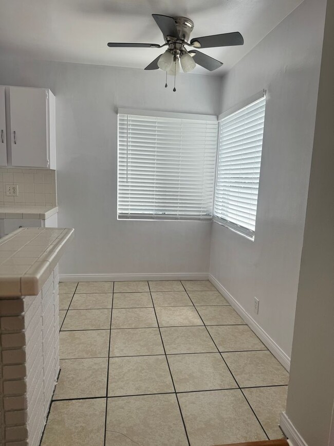 Building Photo - 1 BDRM, 1 BA WITH PARKING (PICTURES COMING...