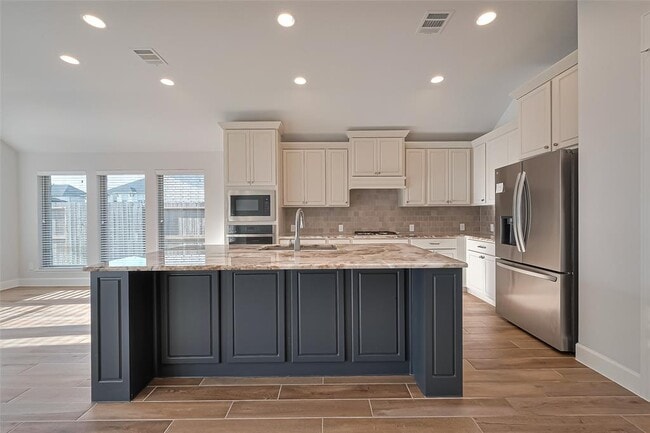 Building Photo - 29808 Breezy Pnes Lp