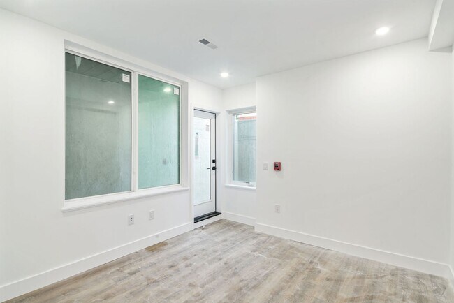 Building Photo - 1520 N 8th St