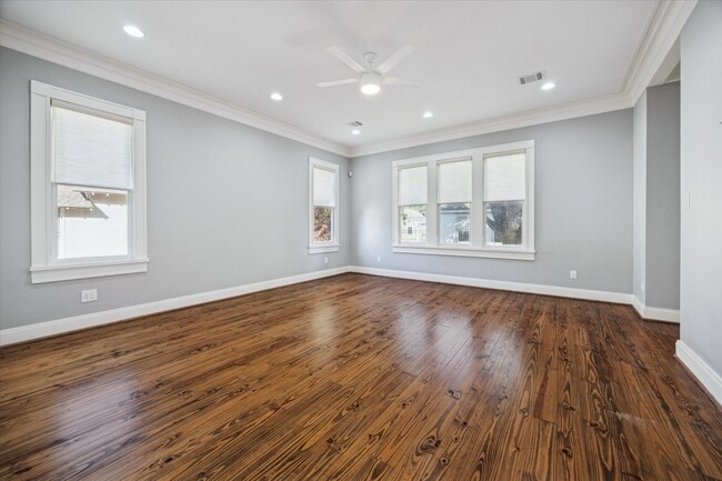 Building Photo - 1226 Heights Blvd