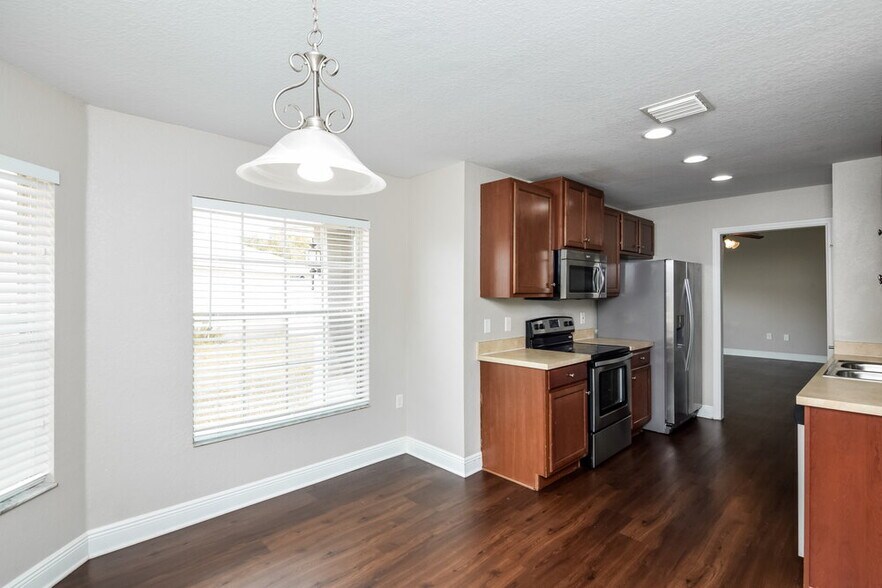 Building Photo - 10755 Standing Stone Dr