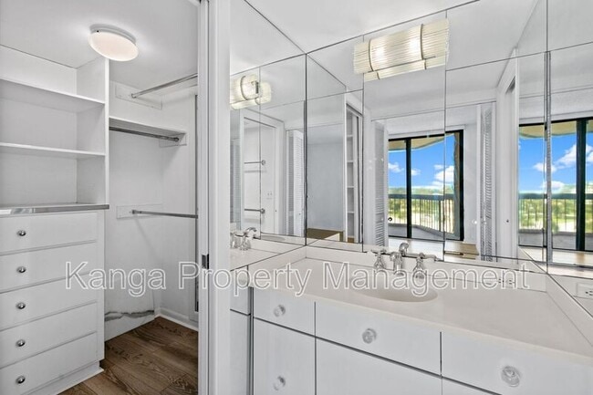 Building Photo - 2425 Presidential Way