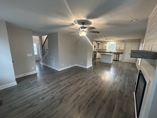 Building Photo - 1176 Elizabeth Ln