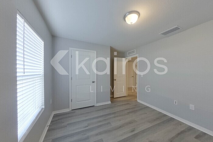 Building Photo - 2838 NW 19th Pl