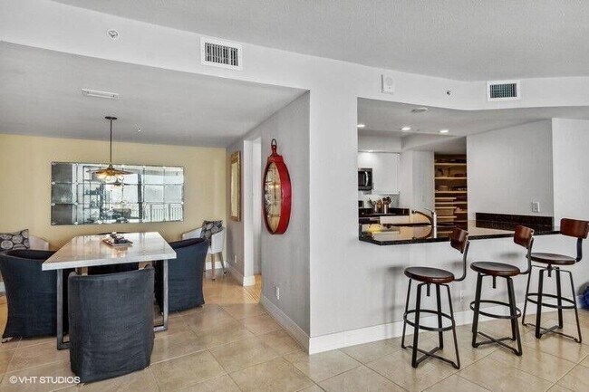 Building Photo - 3000 N Ocean Dr
