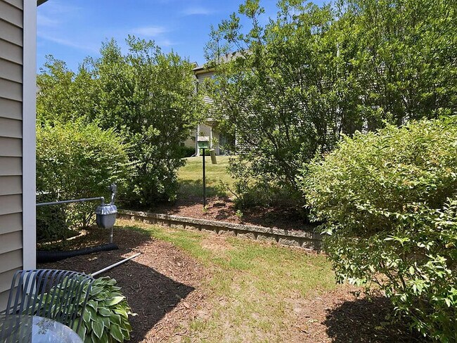 Building Photo - Lease OR Lease to Own