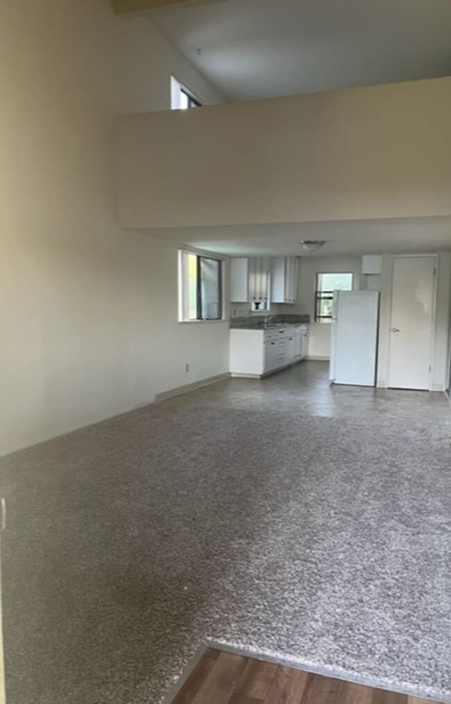 Interior Photo - 162r