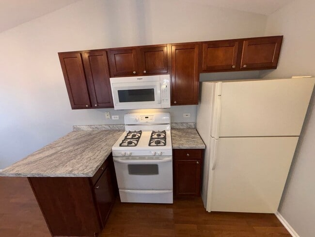 Building Photo - 1313 N Red Oak Cir