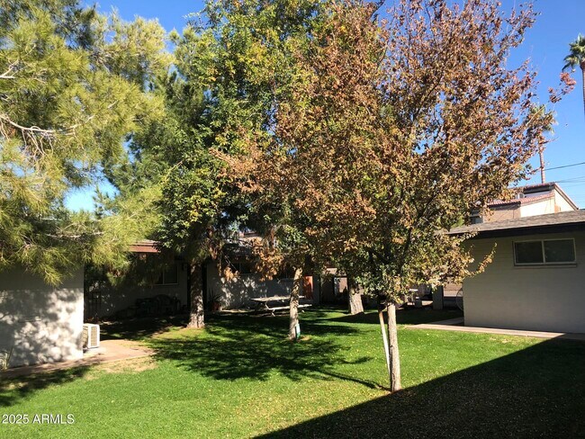 Building Photo - 2103 S Granada Dr