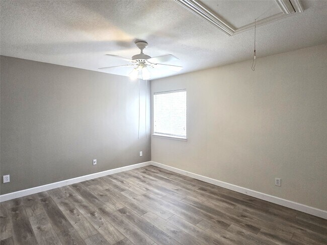 Building Photo - 6435 Richland Hills Dr