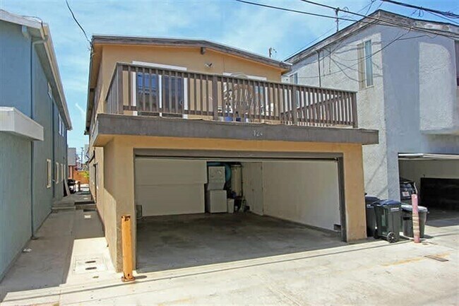 Building Photo - 124 34th St