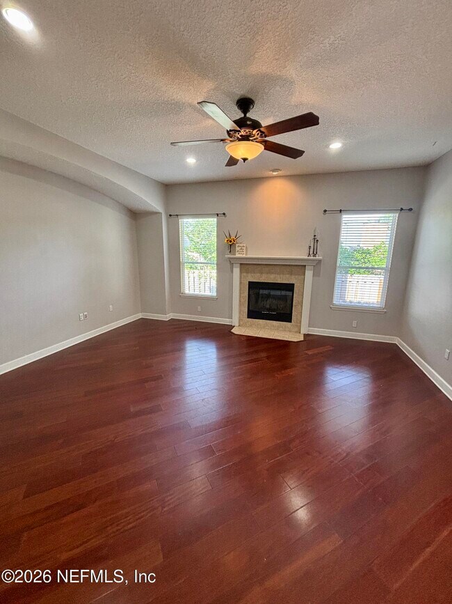 Building Photo - 11827 Crusselle Dr