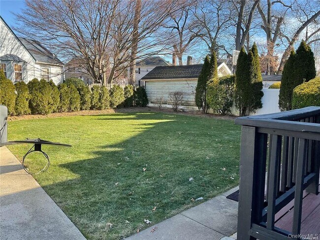 Building Photo - 49 Forest Ave