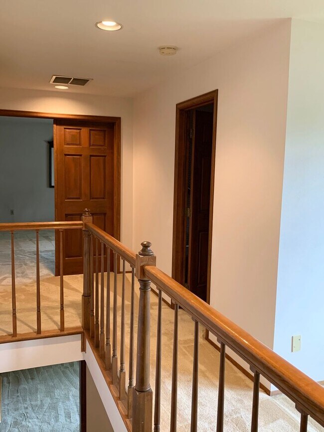 Building Photo - Oceanview 3BR 2.5BA | HUGE GARAGE | Washer & Dryer  | Dogs OK! >>> AVAILABLE NOW!