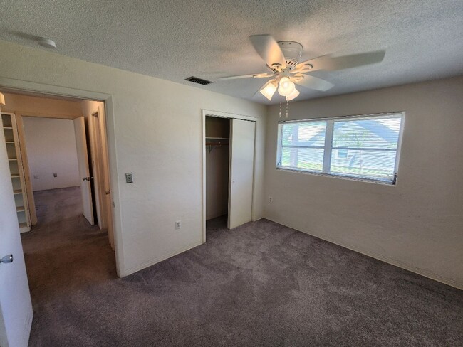 Building Photo - Nice 2/1 house in Edgewater, Dog Friendly