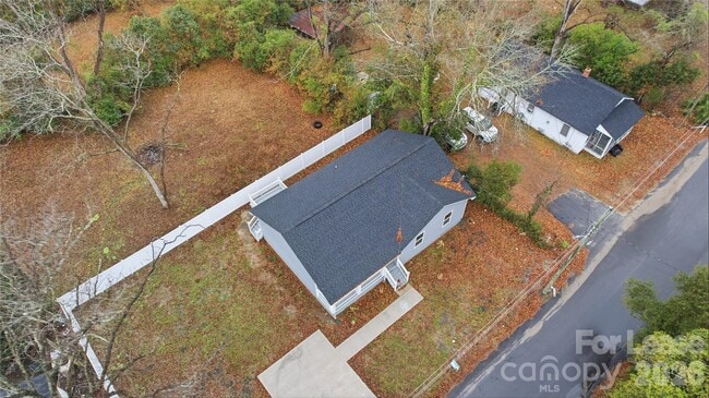 Building Photo - 109 Haddock Rd NW