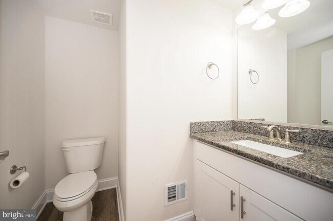 Building Photo - 2211 Camp Geary Ln