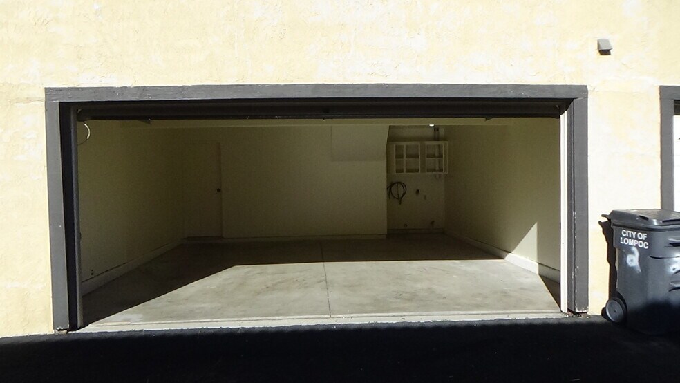 Garage Wall 3 - 725 Summerwood Ln