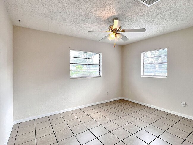 Building Photo - Three-Bedroom Home with Spacious Family Bo...