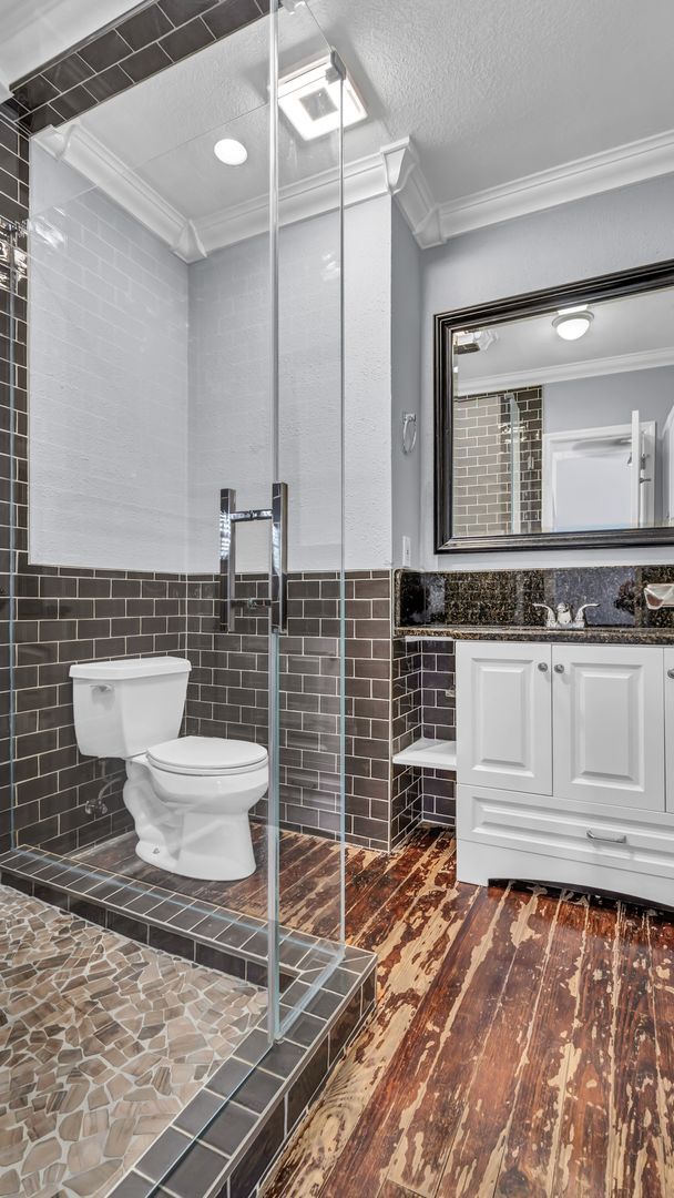 Building Photo - Charming 2BR/2BA with Bonus Room South Tam...