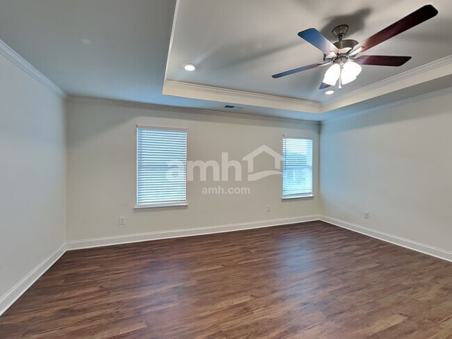 Building Photo - 768 Carnaby Ln