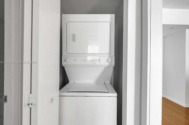 Building Photo - 18800 NE 29th Ave