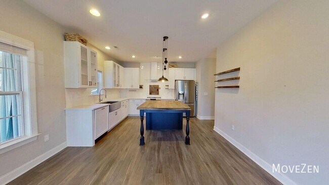 Building Photo - 1136 Valley Dale Dr