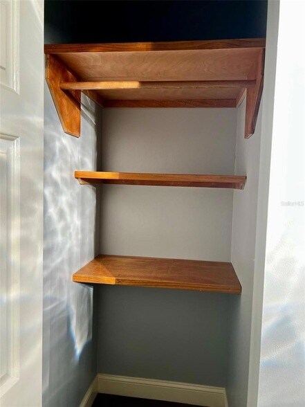 Building Photo - 118 N Eustis St