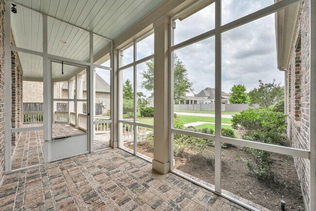 Building Photo - 2331 Bottlebrush Ln
