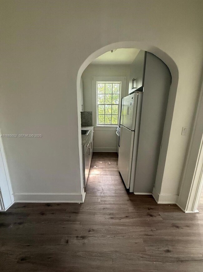 Building Photo - 236 NE 28th St