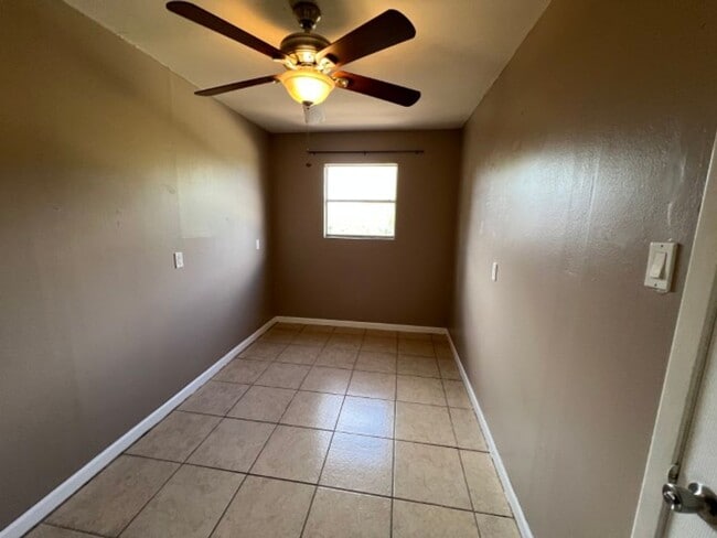 Building Photo - 10267 Mount Crosby Dr