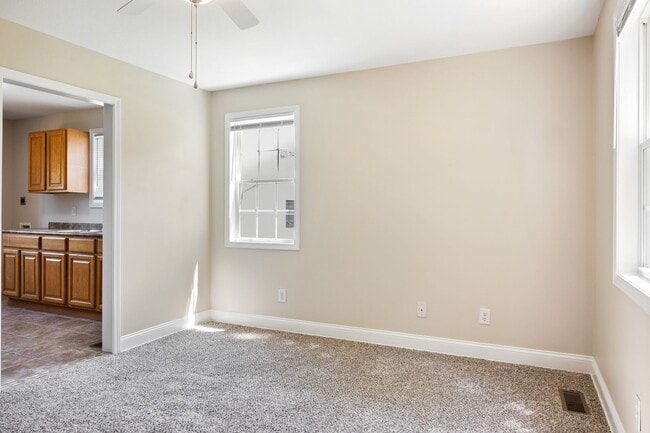 Building Photo - 55 Chestnut Dr