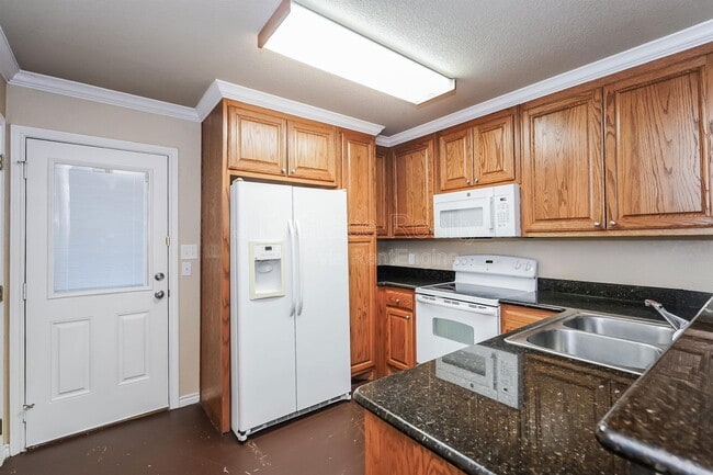 Building Photo - 740 Rocky Rdg