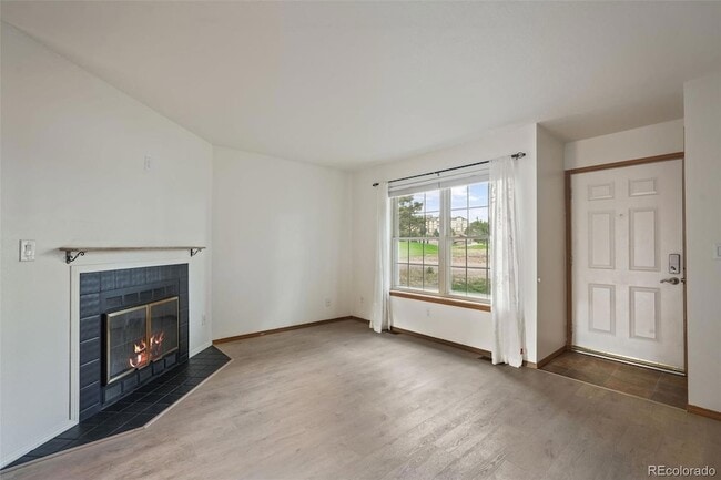 Building Photo - 7941 Lexington Park Dr