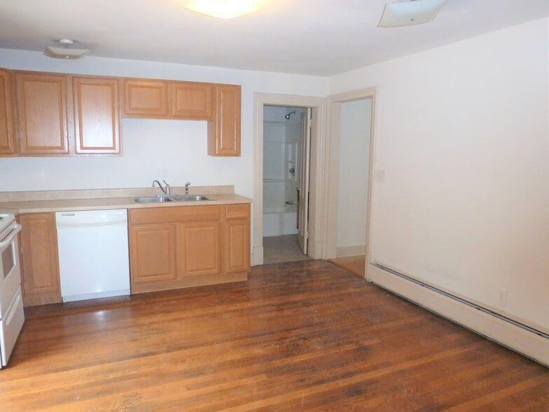 Building Photo - 97 N Winooski Ave