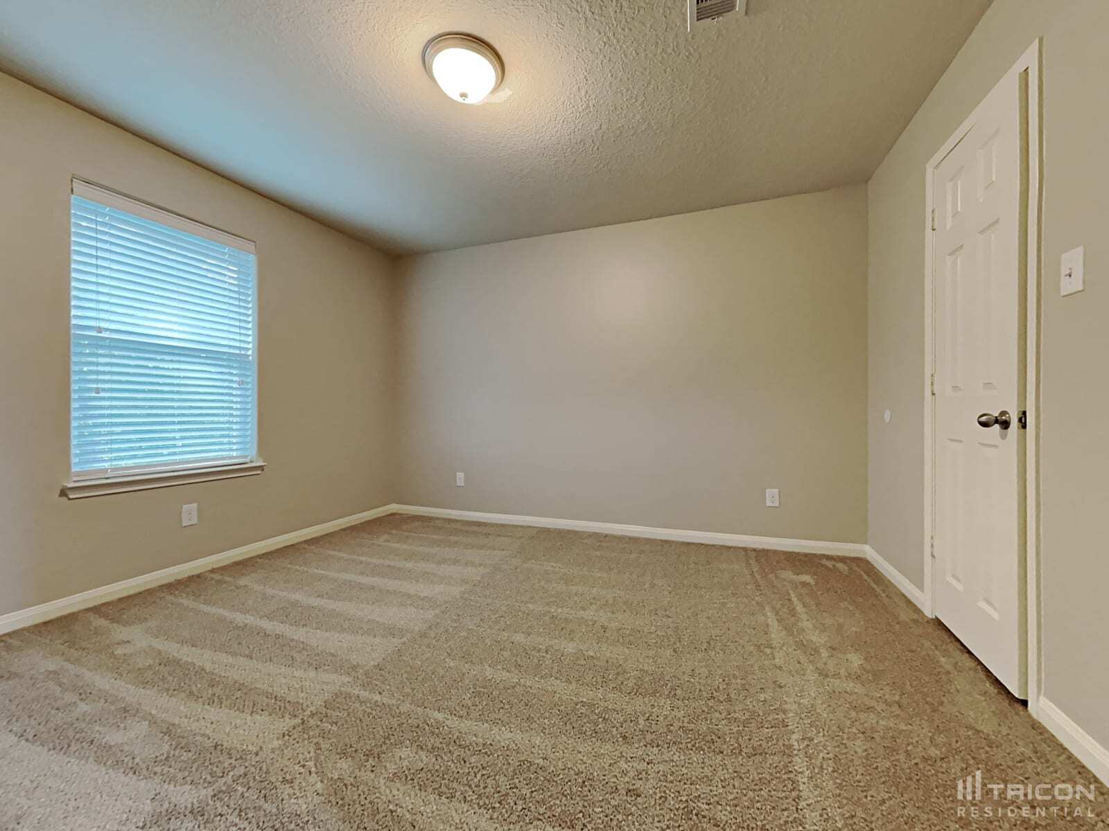 Building Photo - 30906 Sweetwater Cir