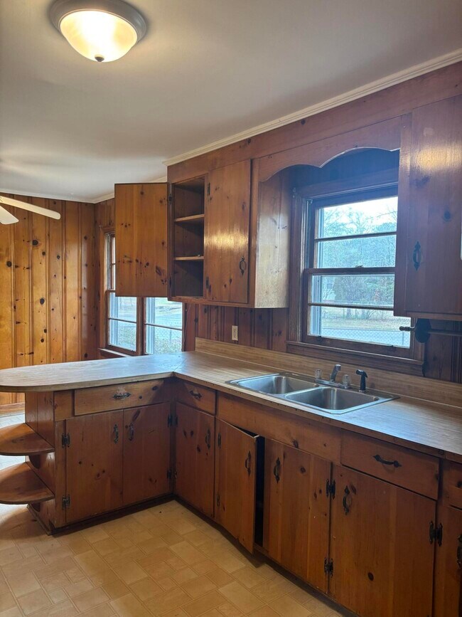 Building Photo - 232 Pinckney St