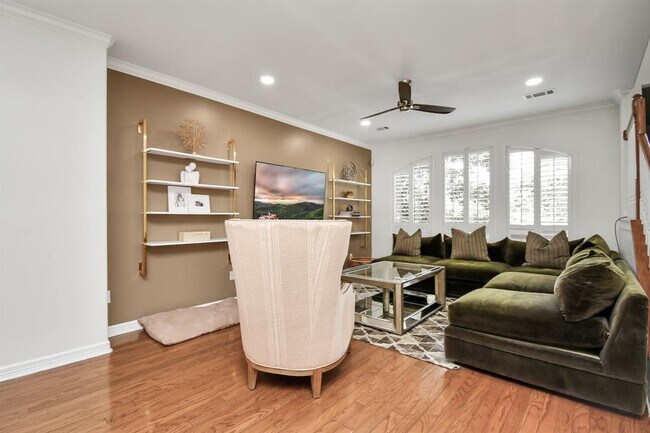 Building Photo - 1739 French Village Dr