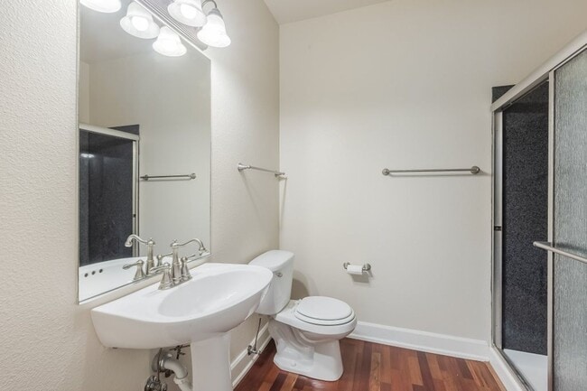 Building Photo - Pheasant Run Condo- 3rd floor NEW PAINT & ...