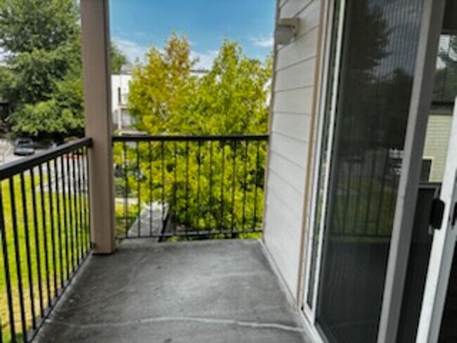 Building Photo - Your Home is Waiting!