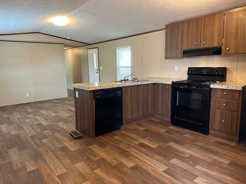 Building Photo - 833 Lovell Rd