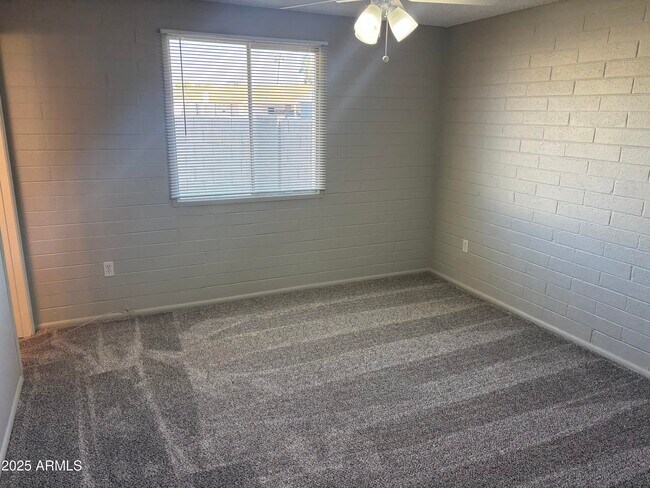 Building Photo - 13631 N 35th St