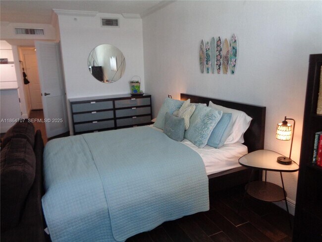 Building Photo - 2501 S Ocean Dr