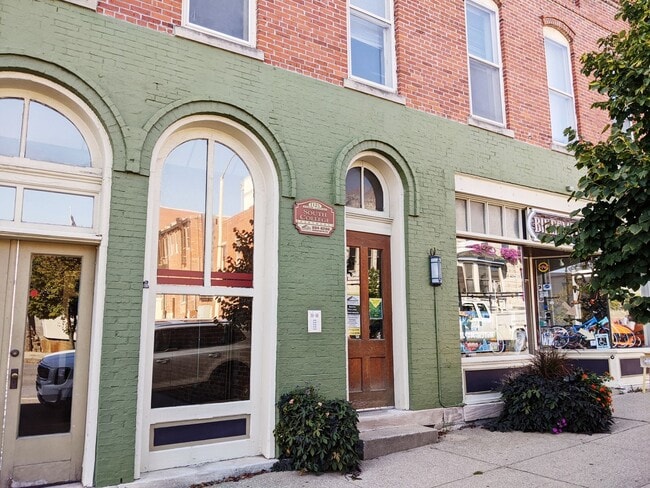 Building Photo - 112.5 S College Ave