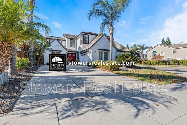 Building Photo - 1570 Eastlake Cir