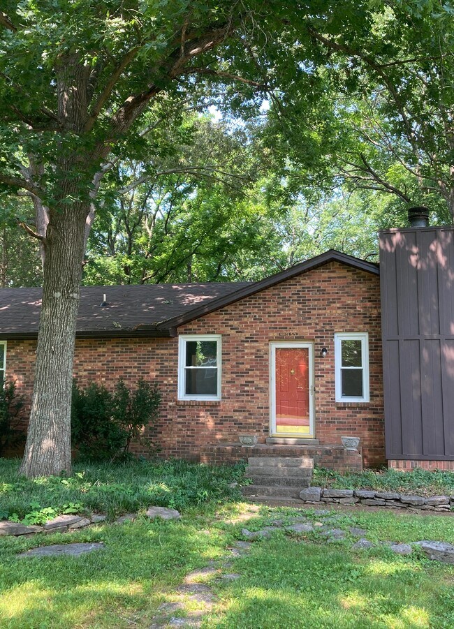 Primary Photo - 635 Blazer Ave