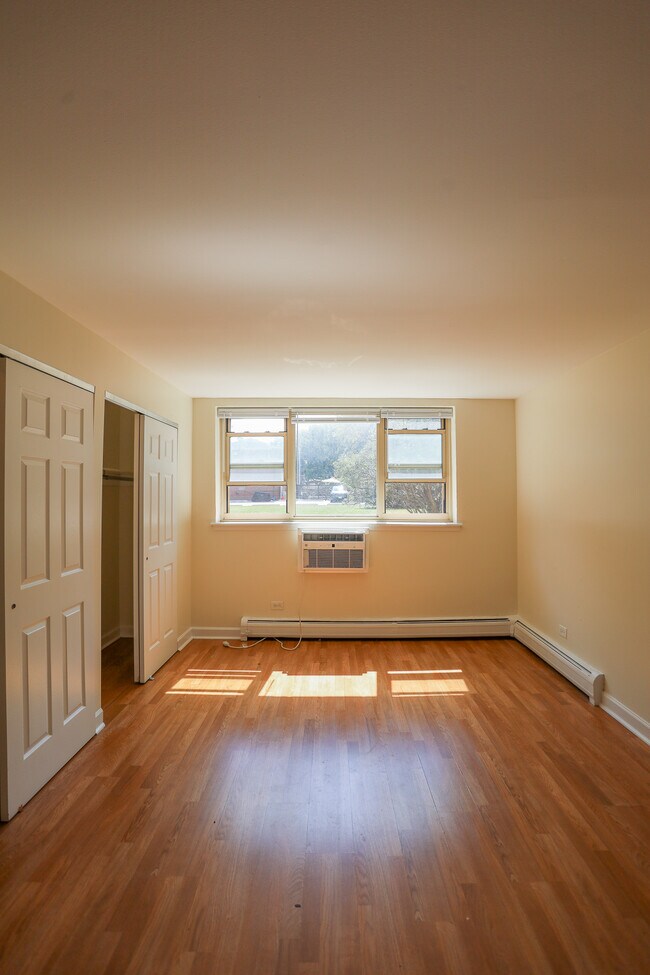 Building Photo - 1775 W Highland Ave